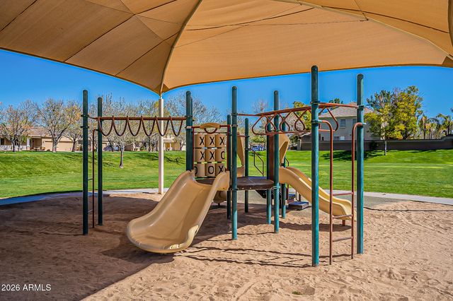 2886 E WASHINGTON Avenue, Gilbert, AZ 85234