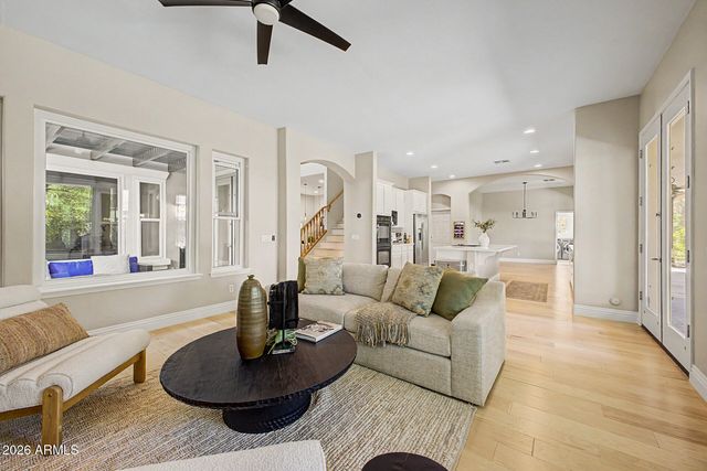 2886 E WASHINGTON Avenue, Gilbert, AZ 85234