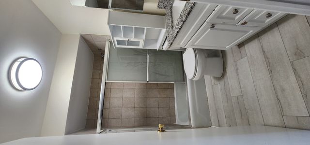 9422 Bay Colony Drive 2W, Des Plaines, IL 60016