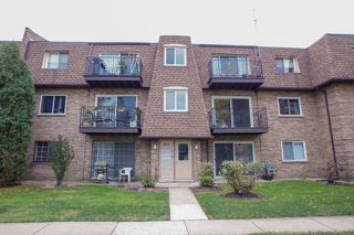 9422 Bay Colony Drive 2W, Des Plaines, IL 60016
