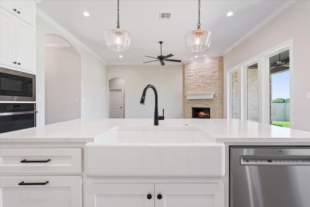 10109 Castleberry Lane, Waco, TX 76712