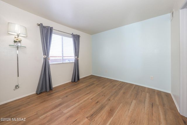 1810 E Blacklidge Dr Apt 811, Tucson, AZ 85719
