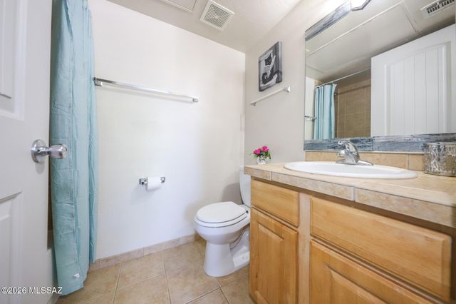 1810 E Blacklidge Dr Apt 811, Tucson, AZ 85719