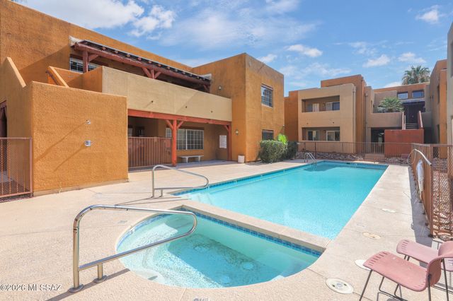 1810 E Blacklidge Dr Apt 811, Tucson, AZ 85719