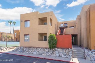 1810 E Blacklidge Dr Apt 811, Tucson, AZ 85719