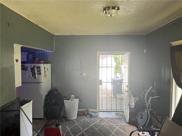 8000 Wayne Avenue, Kansas City, MO 64131
