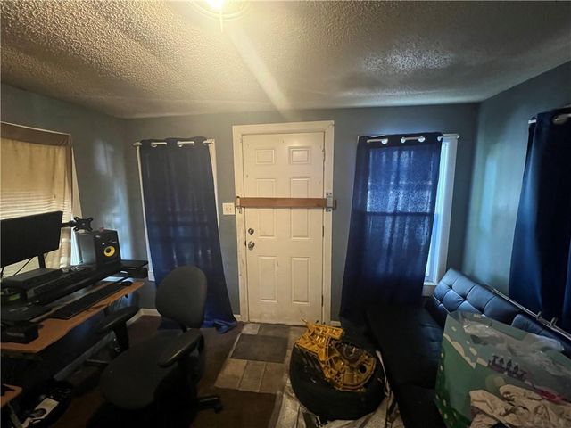 8000 Wayne Avenue, Kansas City, MO 64131
