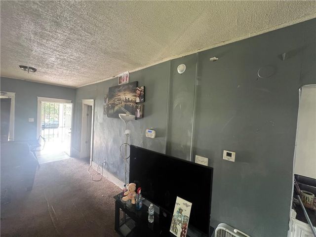 8000 Wayne Avenue, Kansas City, MO 64131