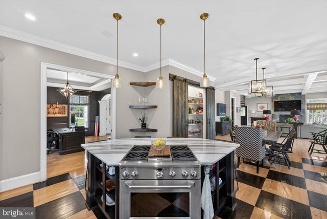 25301 POLAND RD, Chantilly, VA 20152