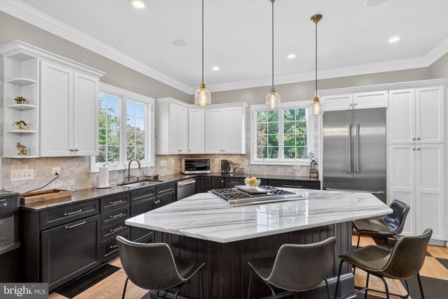 25301 POLAND RD, Chantilly, VA 20152