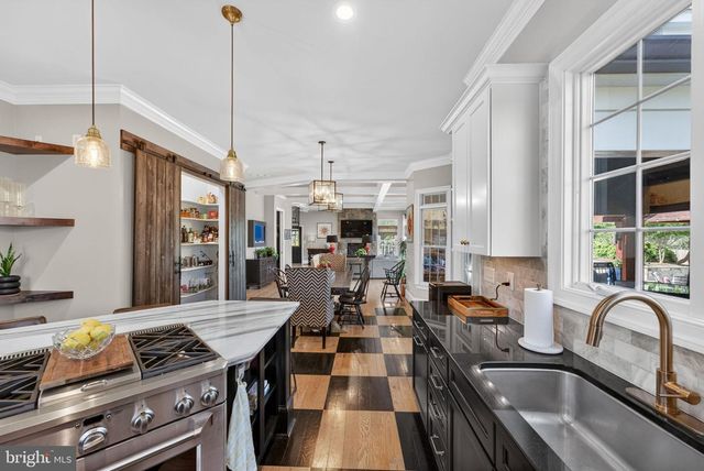 25301 POLAND RD, Chantilly, VA 20152