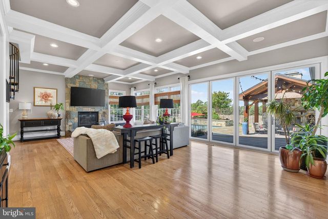 25301 POLAND RD, Chantilly, VA 20152