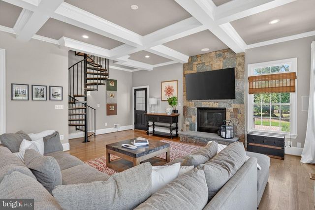 25301 POLAND RD, Chantilly, VA 20152
