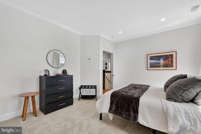 25301 POLAND RD, Chantilly, VA 20152