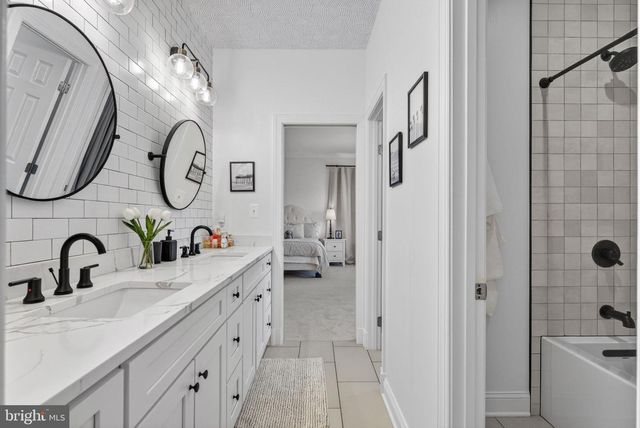 25301 POLAND RD, Chantilly, VA 20152