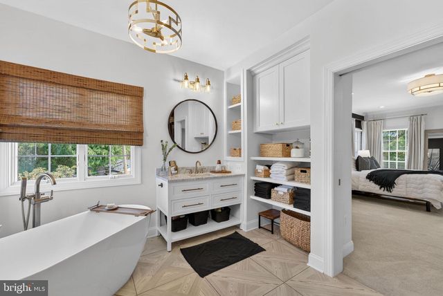 25301 POLAND RD, Chantilly, VA 20152