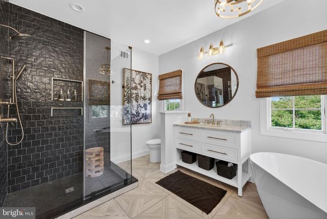 25301 POLAND RD, Chantilly, VA 20152