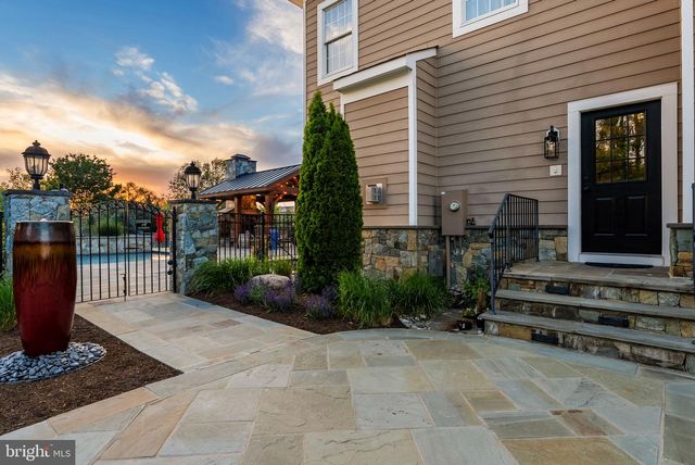 25301 POLAND RD, Chantilly, VA 20152