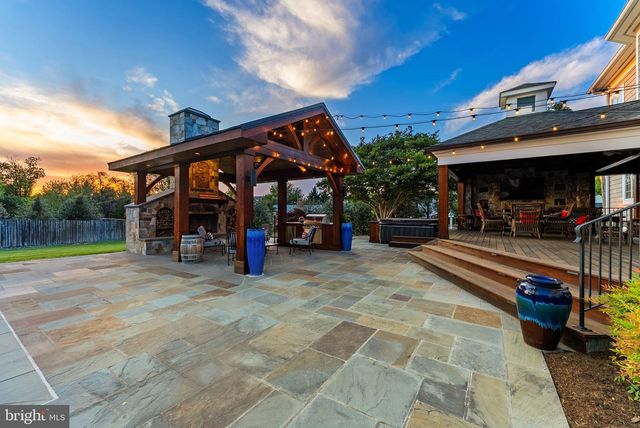 25301 POLAND RD, Chantilly, VA 20152