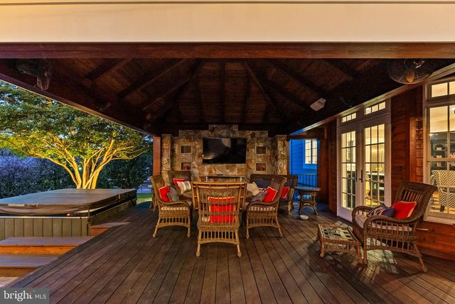 25301 POLAND RD, Chantilly, VA 20152
