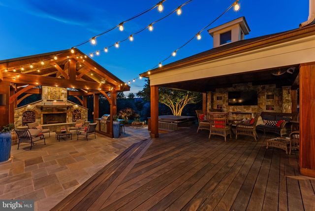 25301 POLAND RD, Chantilly, VA 20152