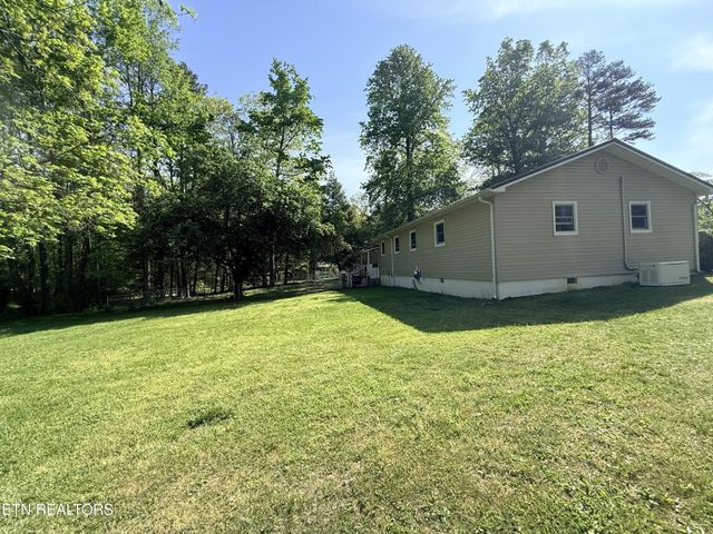 1200 Banner Springs Rd, Jamestown, TN 38556