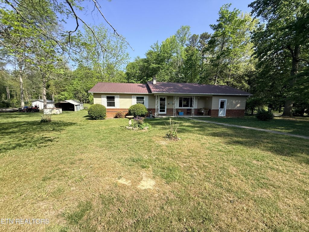 1200 Banner Springs Rd, Jamestown, TN 38556