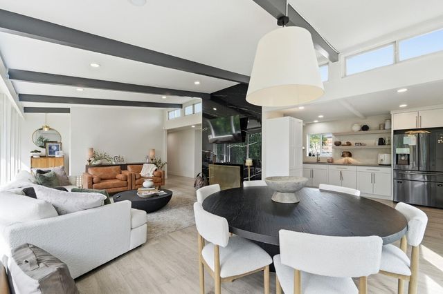 2124 Scenic Dr, Modesto, CA 95355