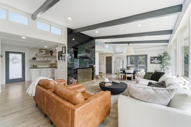 2124 Scenic Dr, Modesto, CA 95355