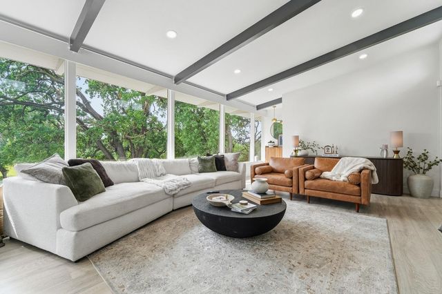 2124 Scenic Dr, Modesto, CA 95355