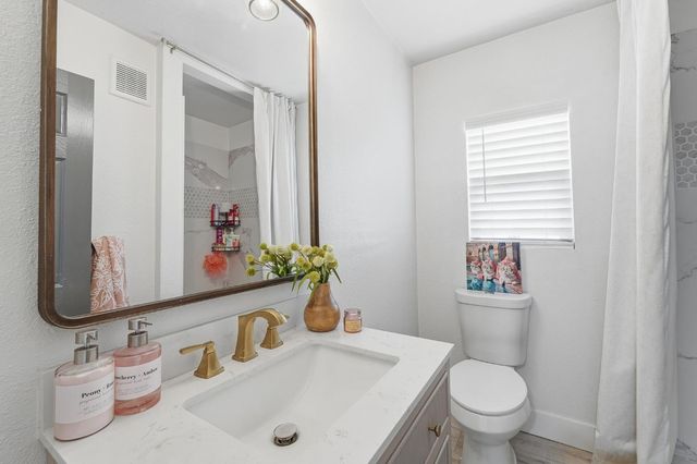 2124 Scenic Dr, Modesto, CA 95355