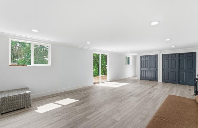 2124 Scenic Dr, Modesto, CA 95355