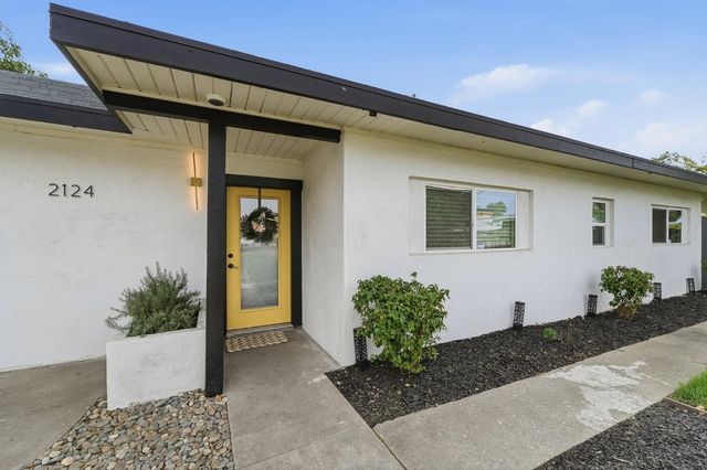 2124 Scenic Dr, Modesto, CA 95355