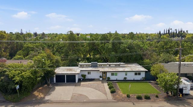 2124 Scenic Dr, Modesto, CA 95355