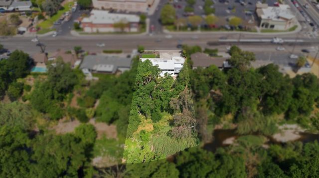 2124 Scenic Dr, Modesto, CA 95355