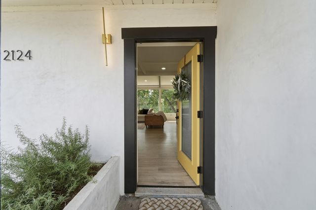 2124 Scenic Dr, Modesto, CA 95355