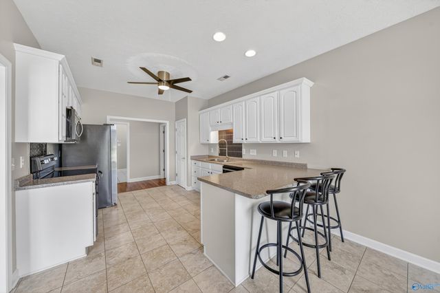 112 Fawn Ridge Drive, Decatur, AL 35603