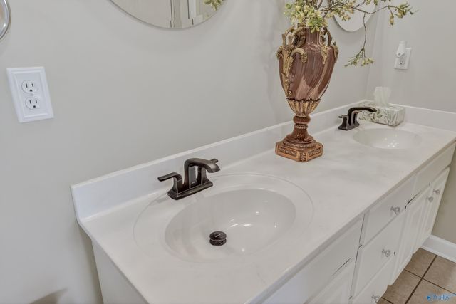 112 Fawn Ridge Drive, Decatur, AL 35603