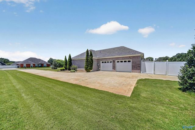 112 Fawn Ridge Drive, Decatur, AL 35603