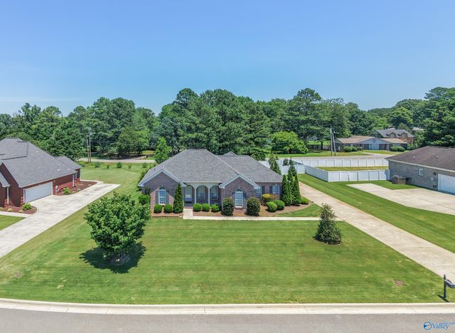 112 Fawn Ridge Drive, Decatur, AL 35603