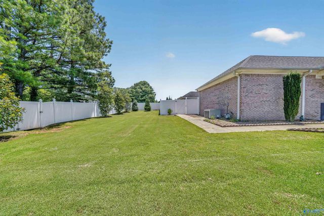 112 Fawn Ridge Drive, Decatur, AL 35603
