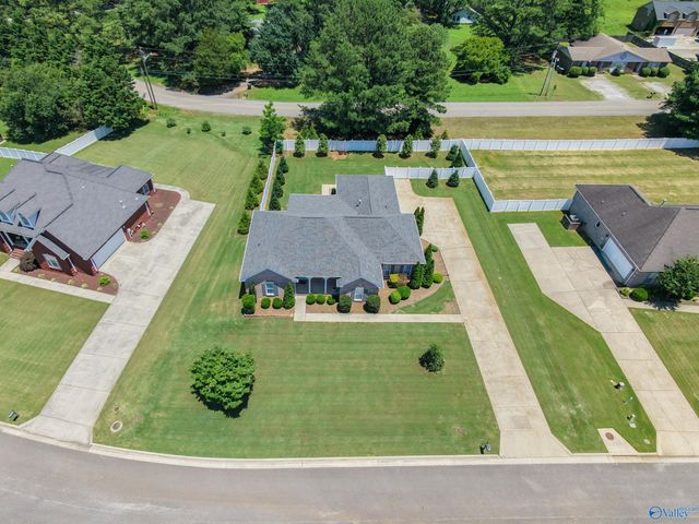 112 Fawn Ridge Drive, Decatur, AL 35603