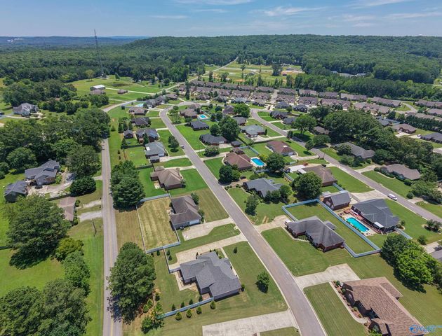 112 Fawn Ridge Drive, Decatur, AL 35603