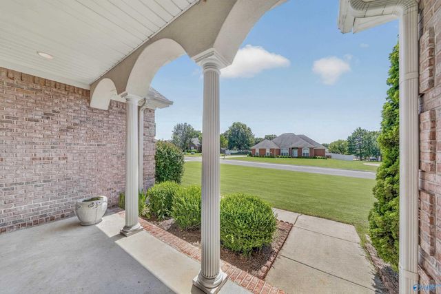 112 Fawn Ridge Drive, Decatur, AL 35603