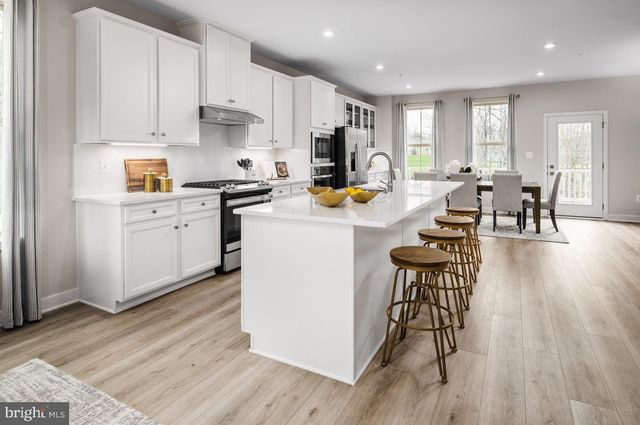 9225 DESTRIER ST, Ranson, WV 25438