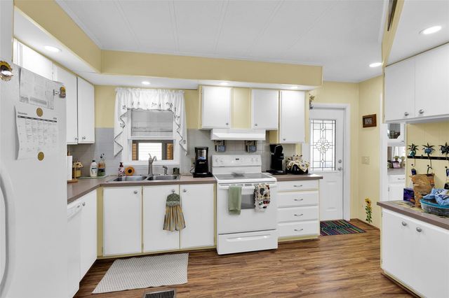 220 LA ROSAS, North Port, FL 34287