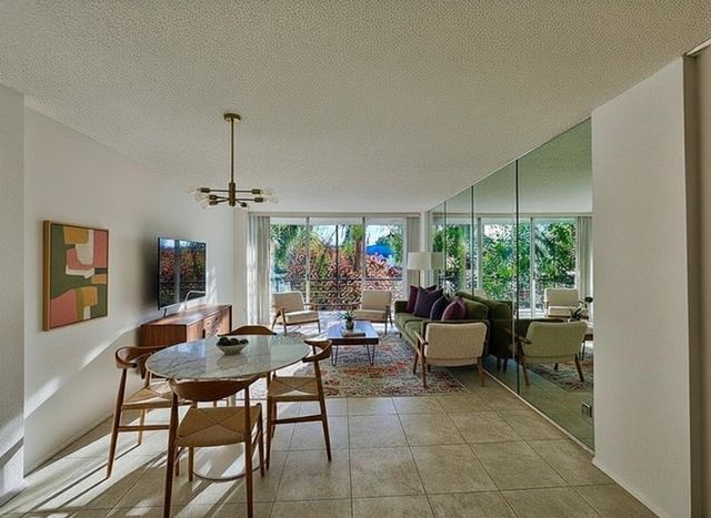 118 NW Royal Park Drive 2E, Oakland Park, FL 33309