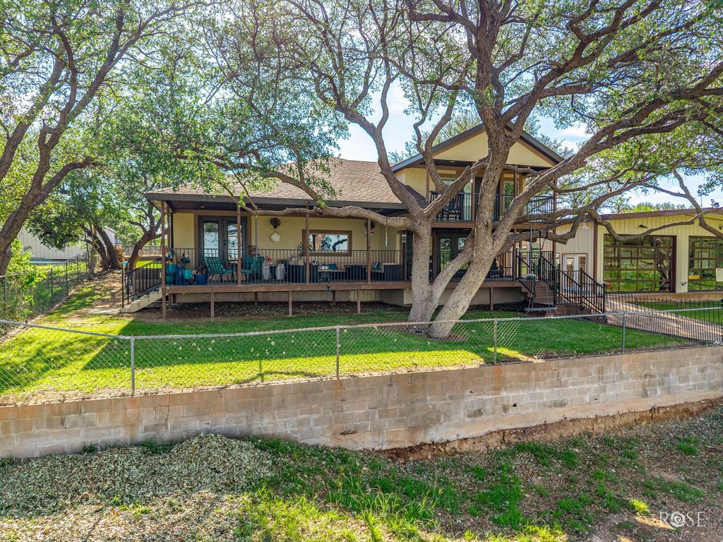 Image 49 of property listing at 216 Wheat Circle, Blackwell, TX 79506