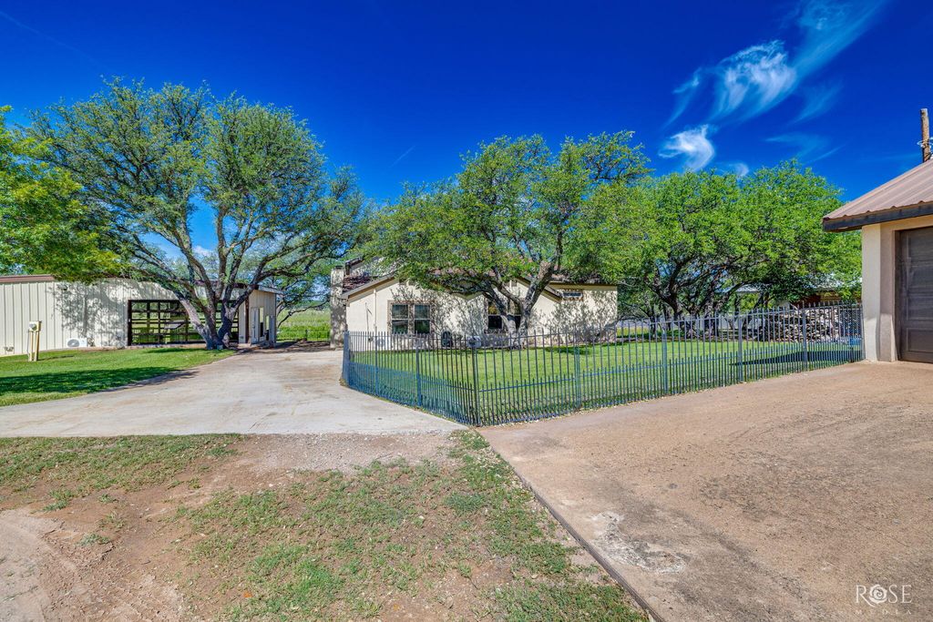 Image 64 of property listing at 216 Wheat Circle, Blackwell, TX 79506