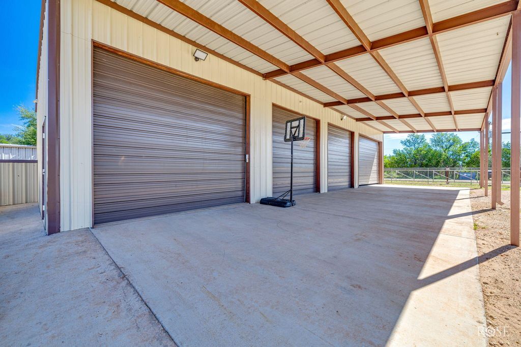 Image 66 of property listing at 216 Wheat Circle, Blackwell, TX 79506